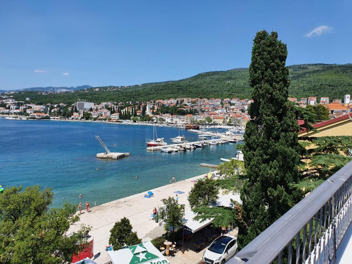 Apartmani Plaza Selce Esterno foto