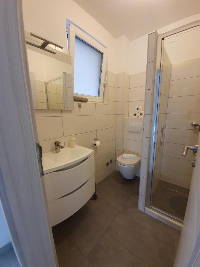 Apartmani Plaza Selce Esterno foto