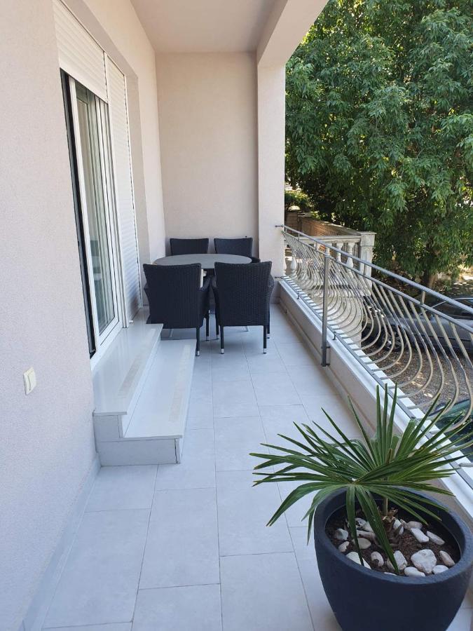 Apartmani Plaza Selce Esterno foto