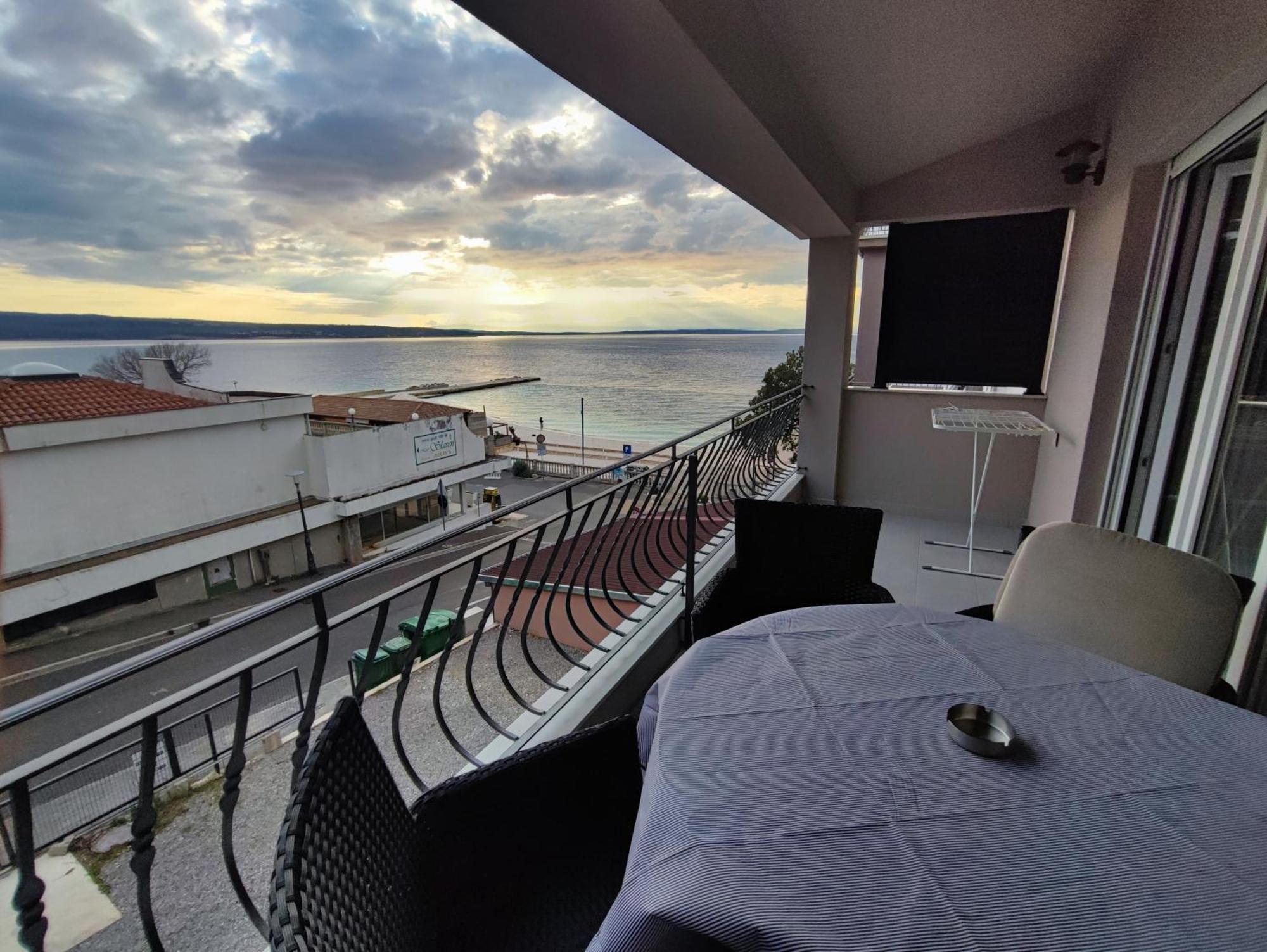 Apartmani Plaza Selce Esterno foto